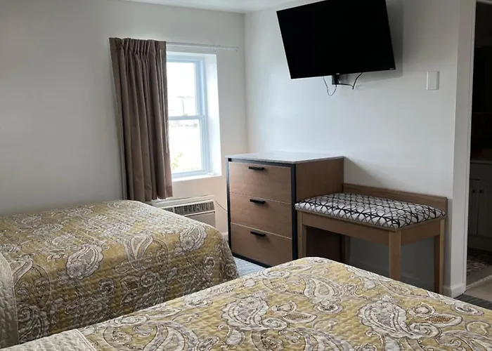 Crystal Sands Motel