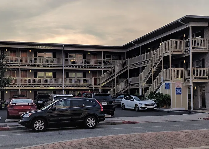 Crystal Sands Motel