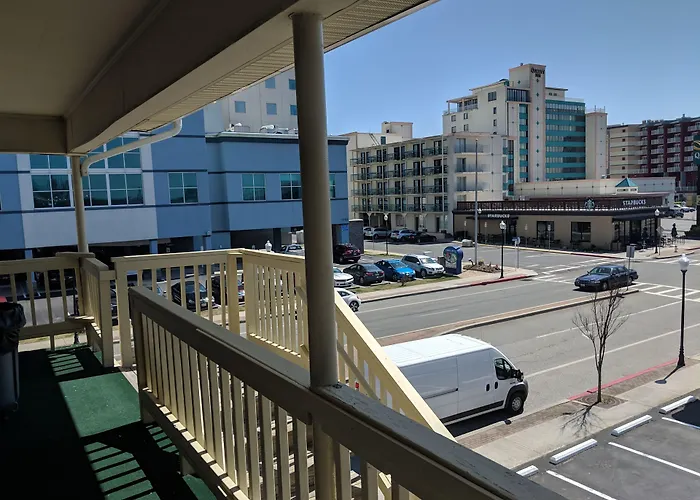 Crystal Sands Motel 2*