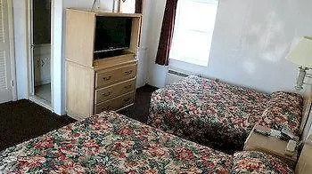 Crystal Sands Motel